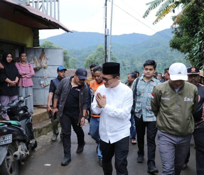 Dua Balita Tewas Akibat Longsor, Kang DS Langsung Terjun Ke Lokasi Bencana