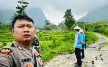 Polres Purwakarta Sigap Tangani Bencana Alam, Personel Polsek Plered Tinjau Lokasi Pergerakan Tanah
