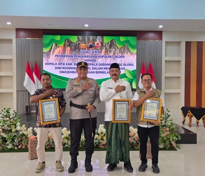 Perkuat Sinergitas, Kapolres Blora Beri Penghargaan Tokoh Pendukung Swasembada Pangan Berkelanjutan