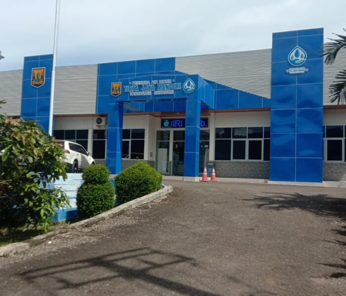 PDAM Sampaikan Permohonan Maaf Atas Insiden Bus Terperosok Lubang Galian