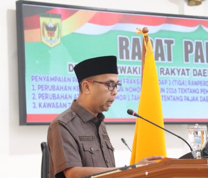 Iswandi Putra, Fraksi PAN Soroti Retribusi Daerah Hingga Fenomena ‘Jam Malam’ di Lapangan Cindua Mato