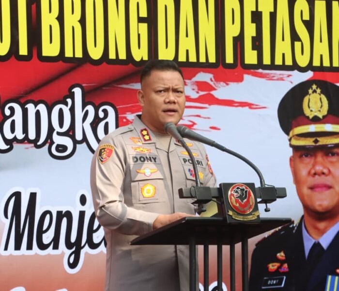 Polres Subang Musnahkan Ribuan Barang Bukti Miras, Knalpot Brong, dan Petasan Jelang Idul Fitri