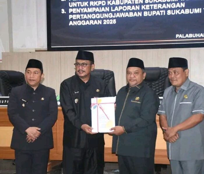 Paripurna DPRD Bupati Sukabumi Drs H Asep Japar MM Sampaikan Capaian Indikator Marko Pembangunan 2025