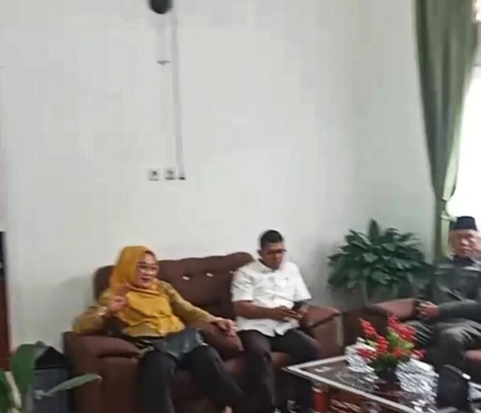 “Komisi I DPRD dan Disdik Tanah Datar Cek Kesiapan Program MBG di SMPN 1 Pariangan”