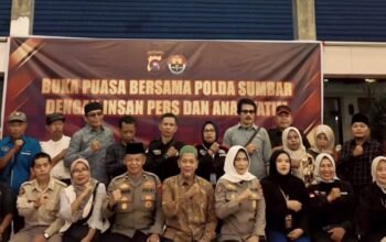 Pererat Silaturahmi di Bulan Mulia, Polda Sumbar Buka Puasa Bersama Wartawan dan Santuni Anak Yatim