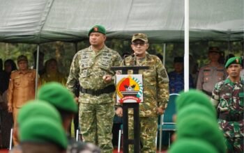 Tembus Hujan Deras, Bupati Eka Putra Sambut Kedatangan Yonif TP 951/Pandeka Marapi
