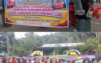 Menolak Lupa Warisan Leluhur, Hj. Felly Endra Kawal Pelestarian Baju Kuruang Basiba dan Kambuik di Padang Luar