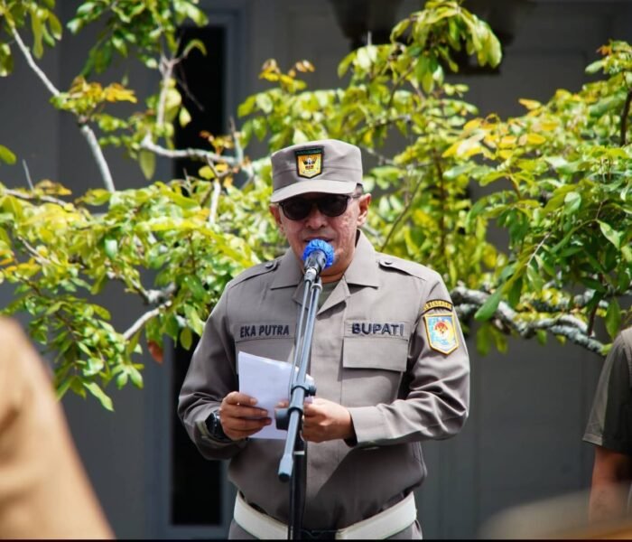 Perkuat Sinergi Membangun Desa, Bupati Eka Putra Lepas Keberangkatan Retreat Wali Nagari se-Tanah Datar