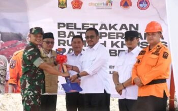 Peletakan Batu Pertama Kampung Mubarokah Bupati Sukabumi Drs, H. Asep Japar, M.M., Merealisasikan Pembangunan Hunian Pasca Bencana