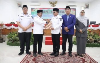 Langkah Strategis Menuju Perubahan: Bupati Eka Putra Sampaikan Jawaban Atas Pandangan Fraksi Terkait 3 Ranperda Penting