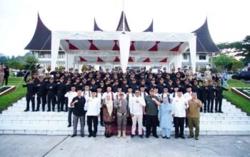 Tampil Gagah di Parade Senja, Bupati dan Wabup Tanah Datar Kagum Lihat Perubahan Wali Nagari Pasca-Retreat