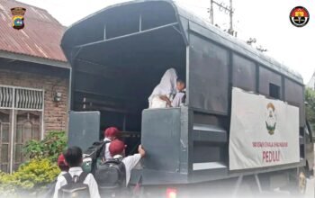 Solusi Cerdas Transportasi Siswa Gratis, Polres Tanah Datar Banjir Pujian
