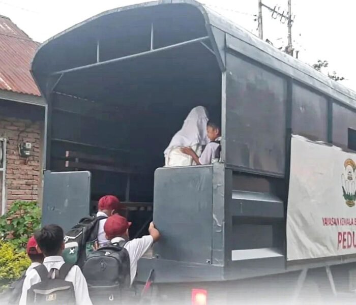 Solusi Cerdas Transportasi Siswa Gratis, Polres Tanah Datar Banjir Pujian