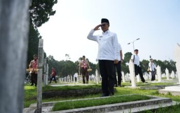 KDS Pimpin Ziarah ke Makam Para Mantan Bupati Bandung, Doakan Jasa Pendahulu di Hari Jadi Ke-385