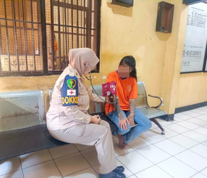 Humanis dan Profesional, Polres Purwakarta Rutin Cek Kesehatan Tahanan Demi Jamin Hak Asasi