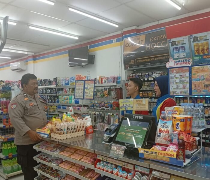 Sambang Malam Bhabinkamtibmas, Polsek Pasawahan Perkuat Keamanan Pertokoan dan Cegah Kejahatan C3