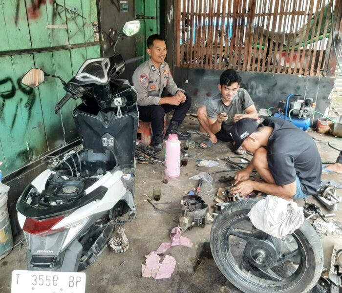 Sambang Humanis ke Bengkel, Polsek Pasawahan Perkuat Kamtibmas dan Edukasi Masyarakat