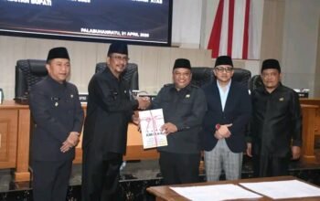Bupati Sukabumi dan Wakil Bupati Sukabumi Hadir Rapat Paripurna DPRD Agenda Penyampaian Rekomendasi Atas LKPJ 2025