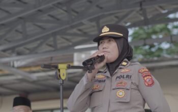 Sentuhan Humanis Polwan, Polisi Jadi Pembina Upacara di SMKN 3 Purwakarta Tanamkan Disiplin dan Kesadaran Hukum