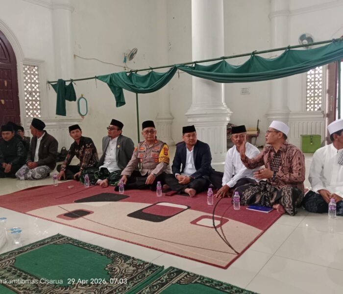 Kapolsek Plered Pimpinan Pengamanan Keberangkatan Calon Jemaah Haji