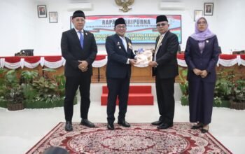 Ketua DPRD Anton Yondra Pimpin Paripurna LKPJ 2025: Sinergi Tegas Demi Kemajuan Tanah Datar