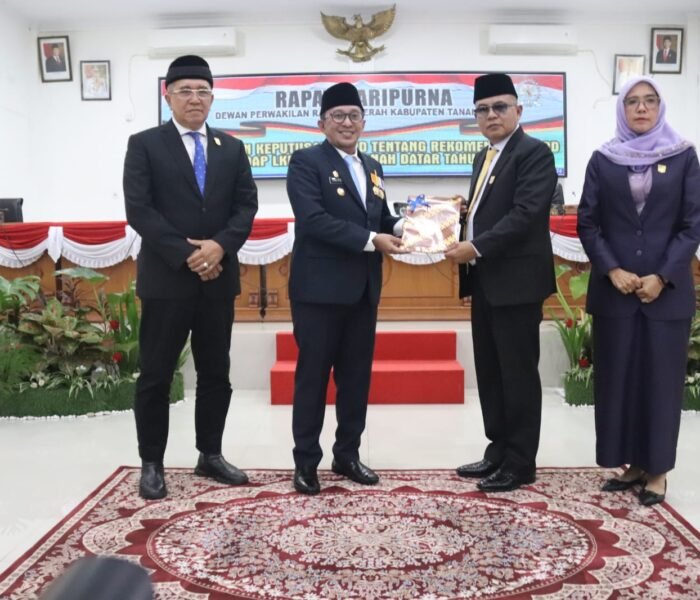 Ketua DPRD Anton Yondra Pimpin Paripurna LKPJ 2025: Sinergi Tegas Demi Kemajuan Tanah Datar