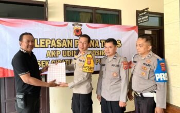 Penuh Haru dan Kekeluargaan, Polsek Cibatu Lepas AKP Udin Samosir di Penghujung Masa Tugas