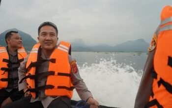 Bersama Sat Polairud, Kapolres Purwakarta Gelar Patroli Perairan