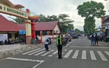 Jaga Nadi Kota, AKP Andri Perkasa Pimpin Langsung Pengamanan Pagi di Batusangkar