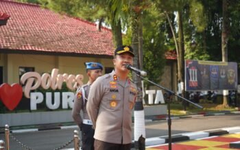 “Kapolres Purwakarta Tekankan Disiplin dan Pelayanan Humanis Saat Memimpin Apel Jam Pimpinan”