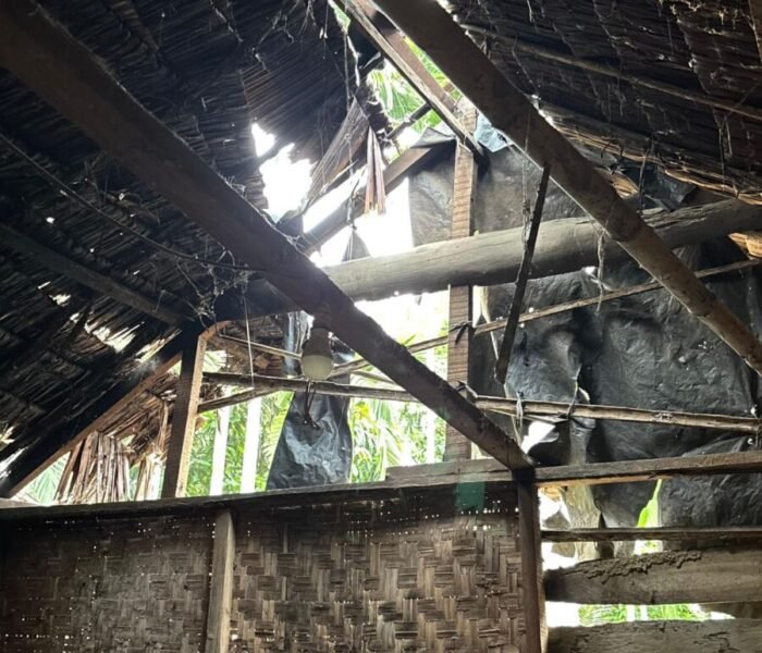 *Bunda Tangguh dan Harapan Anak Anak Yatim di Balik Dinding Terpas Anyaman Rapuh*