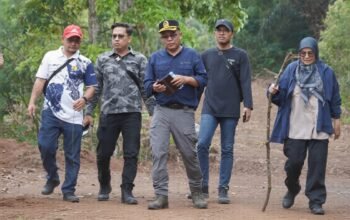 “Ketua DPRD Tanah Datar Anton Yondra Turun Gunung: Mengawal Hak Dasar Sekolah Rakyat”