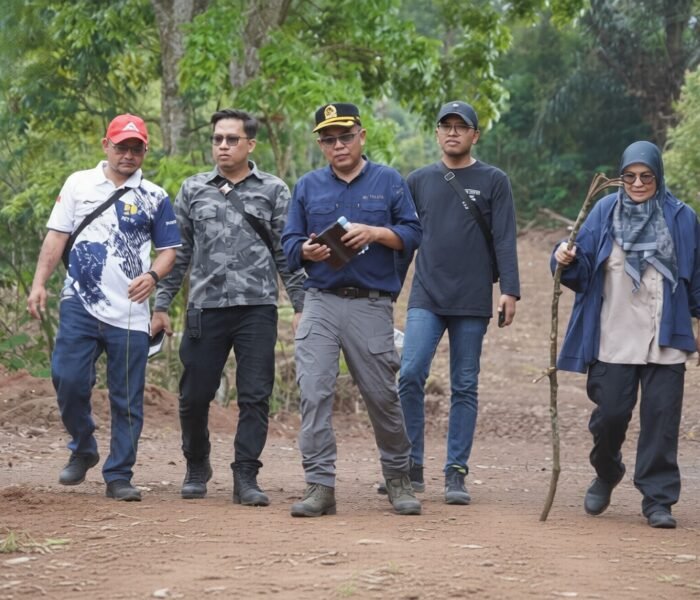 “Ketua DPRD Tanah Datar Anton Yondra Turun Gunung: Mengawal Hak Dasar Sekolah Rakyat”