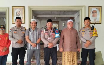 Awali Tugas Sebagai Kapolsek Campaka, AKP Atik Sakron Silaturahmi Ke Ulama