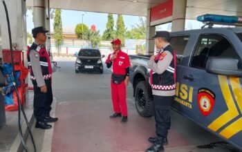 Patroli Perintis Presisi Sambangi SPBU Cibatu, Polsek Cibatu Antisipasi Premanisme hingga Gangguan Kamtibmas