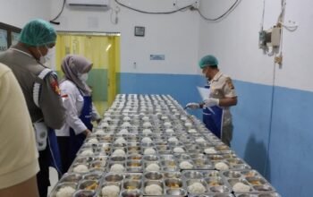 Pastikan Higienis dan Aman Dikonsumsi, Si Dokkes dan Sipropam Polres Purwakarta Lakukan Pemeriksaan Organoleptik Makanan MBG