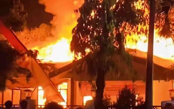 Kantor DPMPTSP Bolmut Terbakar Hebat Usai Ceramah UAS di Boroko