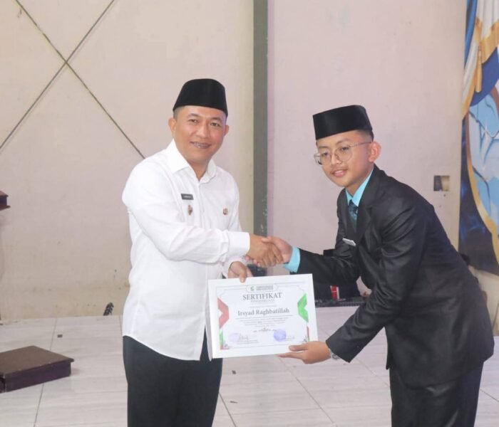 Wisuda Santri Ponpes Assalam Putra Ilmu Agama, Wakil Bupati Sukabumi H. Andreas, S.E., Minta Perdalam Sain dan Teknologi