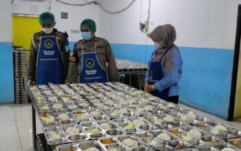 Tim Pengawasan SPPG Polres Purwakarta Pastikan Makanan Aman, Higienis, dan Bergizi Bagi Penerima Manfaat
