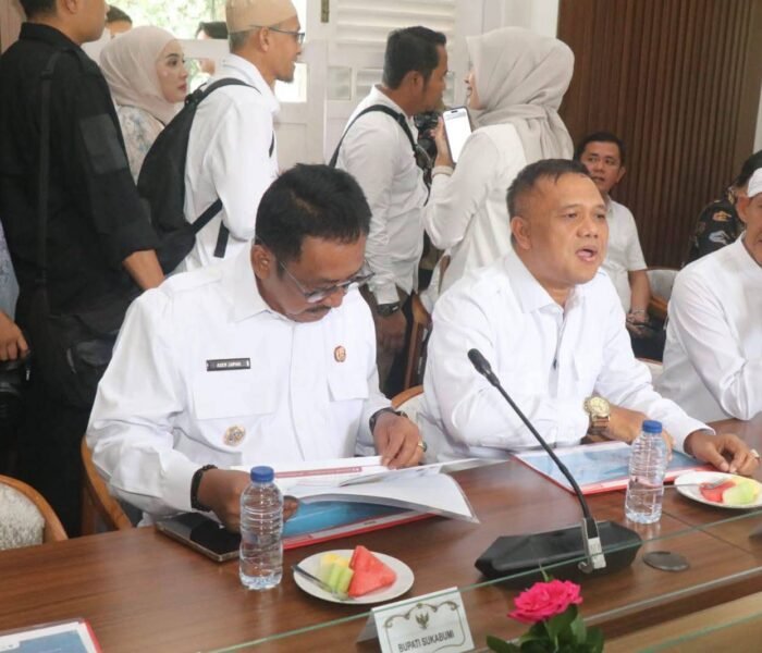 Bupati Sukabumi Drs. H. Asep Japar M.M., Menghadiri Pendatanganan Deklarasi Bersama Dan Pakta Integritas Para Pemegang IUP