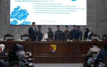Jawab Pandangan Fraksi DPRD, KDS Pastikan Penyempurnaan Tiga Raperda untuk Perkuat Tata Kelola Pemerintahan dan Layanan Publik