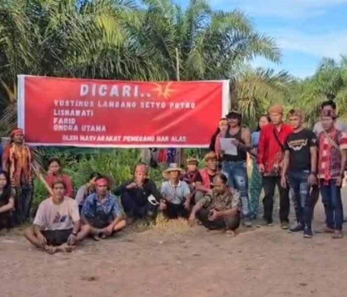 Warga Desa Pelanjau Jaya Pasang Spanduk “Dicari”, Desak Presiden Direktur PT BAL dan PT SNP Temui Masyarakat
