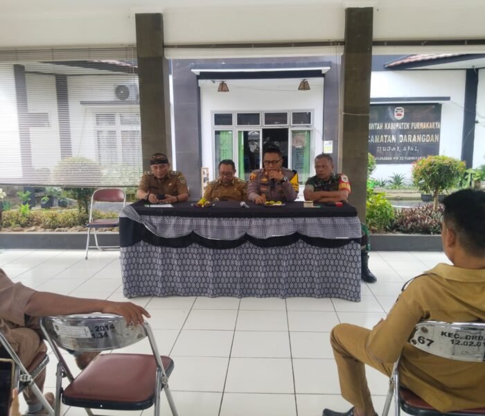 Sinergitas Tiga Pilar Kunci Pelayanan Prima, Polsek Darangdan Hadiri Rakor Persiapan Pelayanan Publik di Desa Nagrak