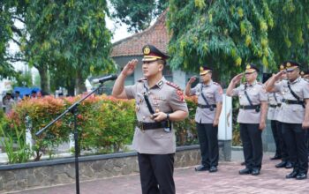Mengenang Jasa Para Pahlawan, Kapolres Purwakarta Pimpin Ziarah Rombongan Hari Bhayangkara ke-80 di TMP Sirnaraga