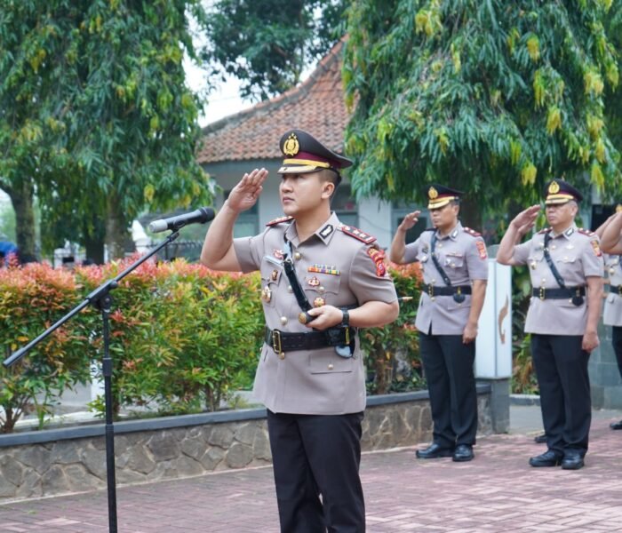 Mengenang Jasa Para Pahlawan, Kapolres Purwakarta Pimpin Ziarah Rombongan Hari Bhayangkara ke-80 di TMP Sirnaraga