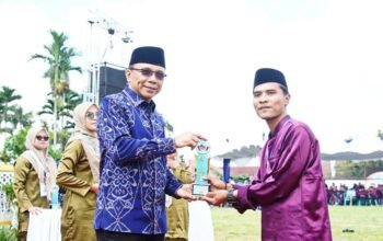 Kakan Kemenag Tanah Datar Hendri Pani Dias Apresiasi Juara MTQ Pariangan