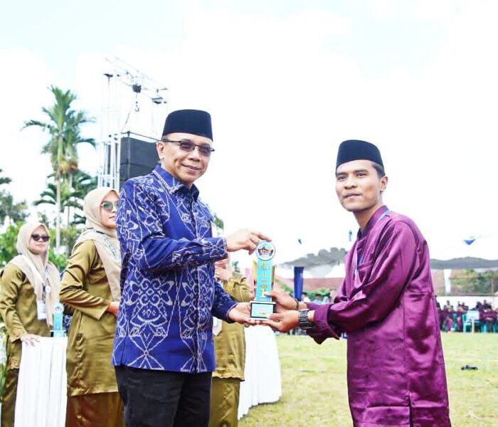 Kakan Kemenag Tanah Datar Hendri Pani Dias Apresiasi Juara MTQ Pariangan
