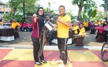 Sepeda Jadi Doorprize Utama, Semarak Olahraga Bersama Warnai Hari Bhayangkara ke-80 di Polres Purwakarta