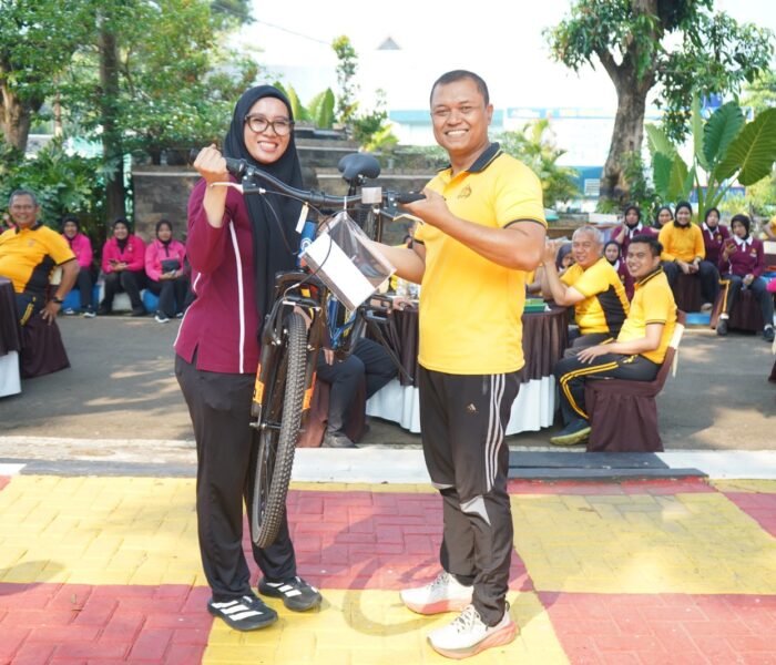 Sepeda Jadi Doorprize Utama, Semarak Olahraga Bersama Warnai Hari Bhayangkara ke-80 di Polres Purwakarta