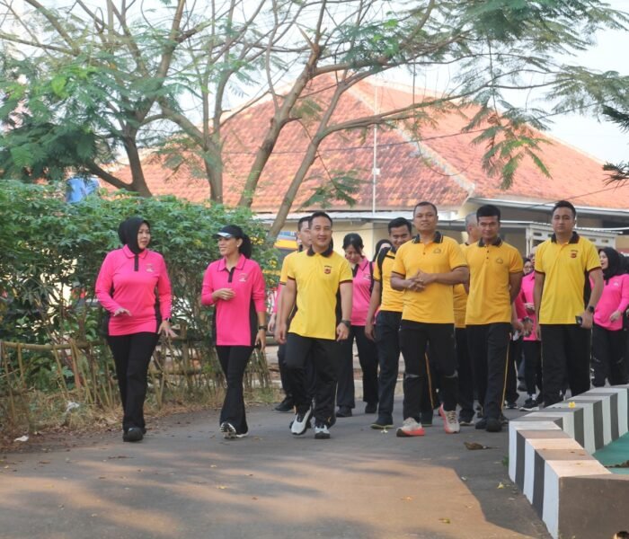 Semarak Hari Bhayangkara ke-80, Kapolres Purwakarta Ajak Personel Perkuat Soliditas Lewat Olahraga Bersama